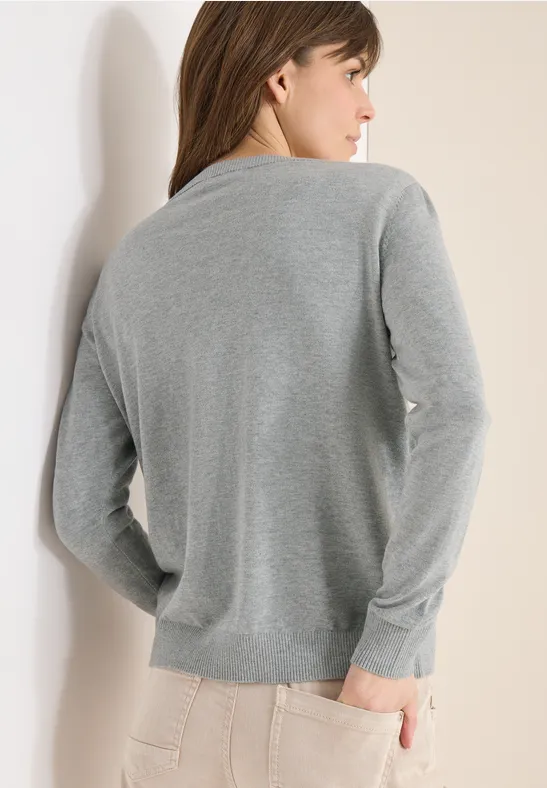 Klassische Strickjacke mit Knopfleiste und Rundhalsausschnitt