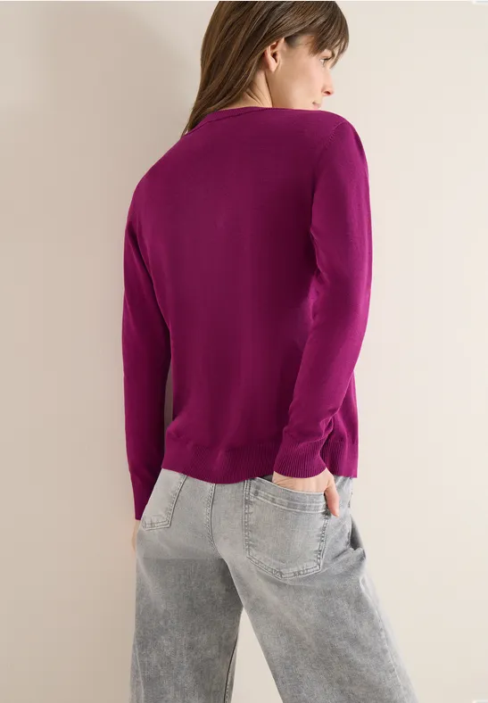 Klassische Strickjacke mit Knopfleiste