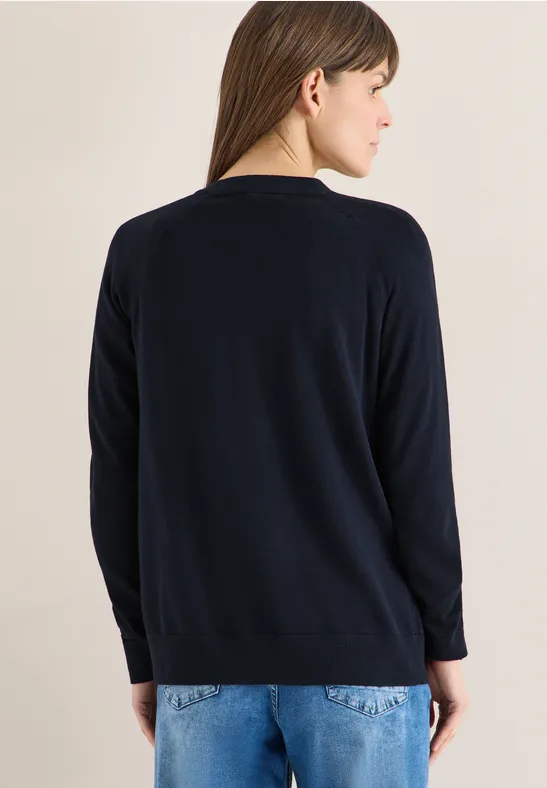 Vielseitige Strickjacke mit V-Ausschnitt und Knöpfen