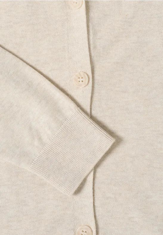 Klassische Strickjacke mit V-Ausschnitt