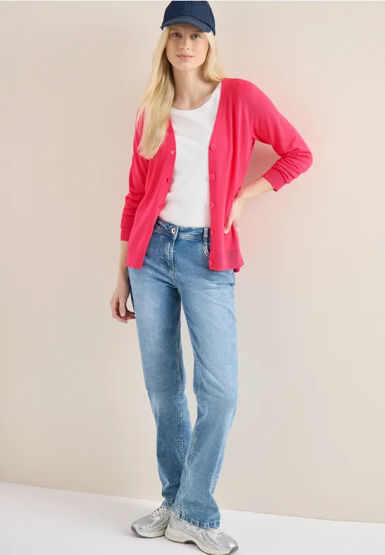 Klassische Strickjacke mit V-Ausschnitt und Knöpfen