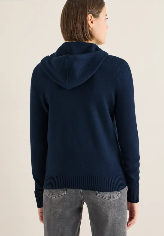 Gemütliche Strickjacke mit Kapuze und Reißverschluss