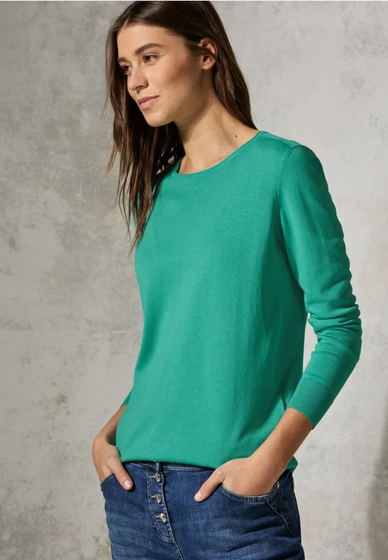 Klassischer Feinstrickpullover mit Rundhalsausschnitt