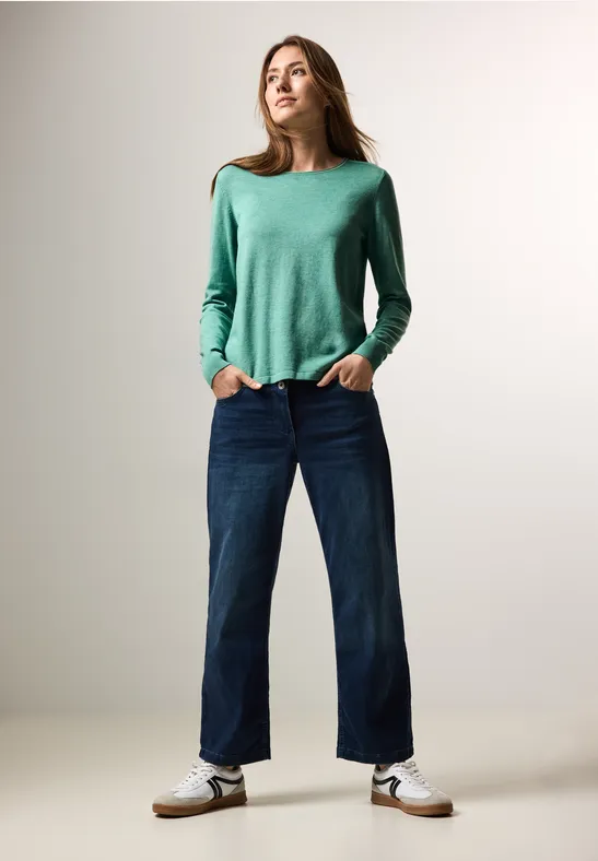 Klassischer Feinstrickpullover mit Rundhalsausschnitt