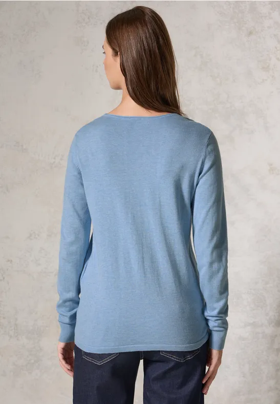 Feinstrickpullover mit feinem Rollsaum