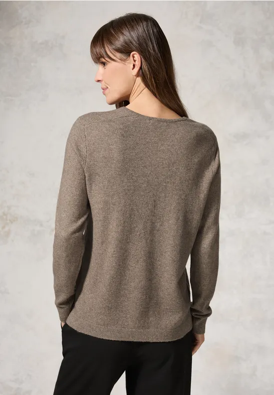 Feinstrickpullover mit V-Ausschnitt