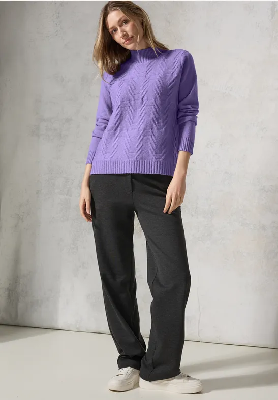 Strickpullover mit Rollkragen und Textur