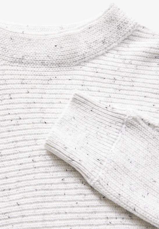 Strukturierter Strickpullover