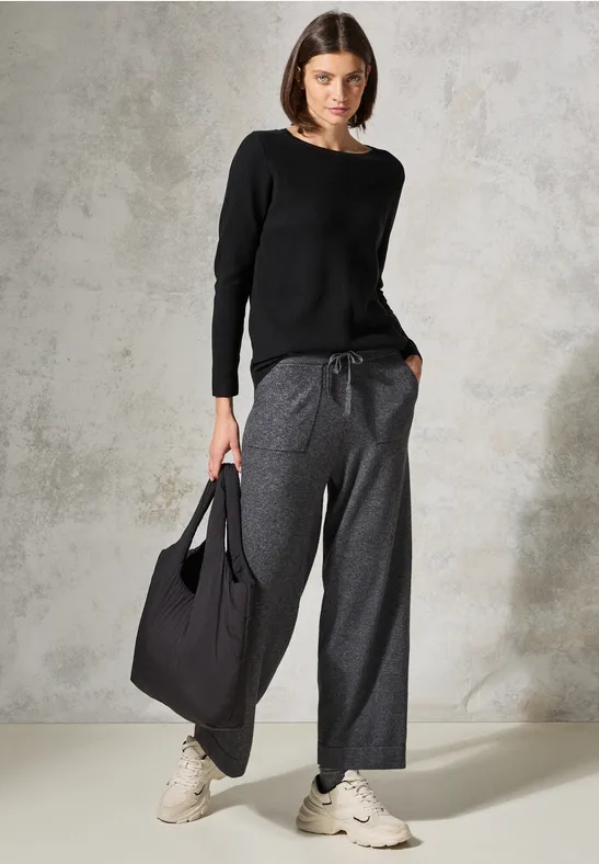 Klassischer Rippstrick Pullover mit langen Ärmeln