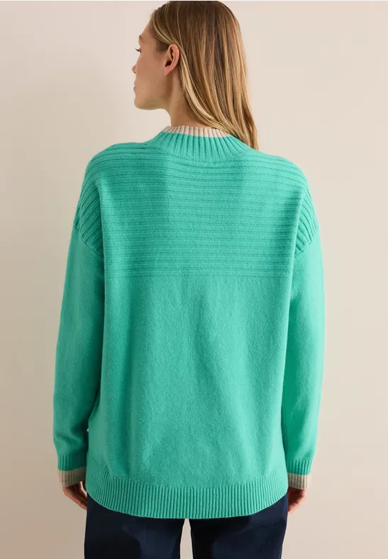 Strukturierter Strickpullover mit Kontrastbesatz