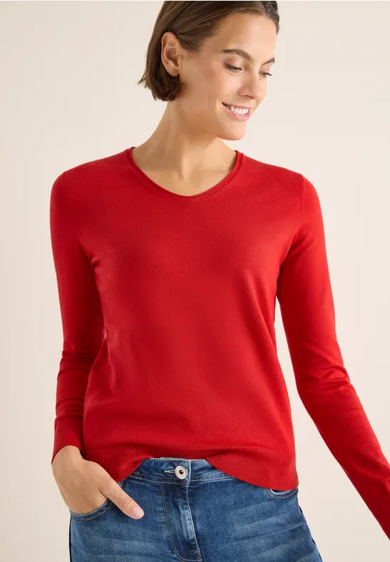 Klassischer Strickpullover mit V-Ausschnitt