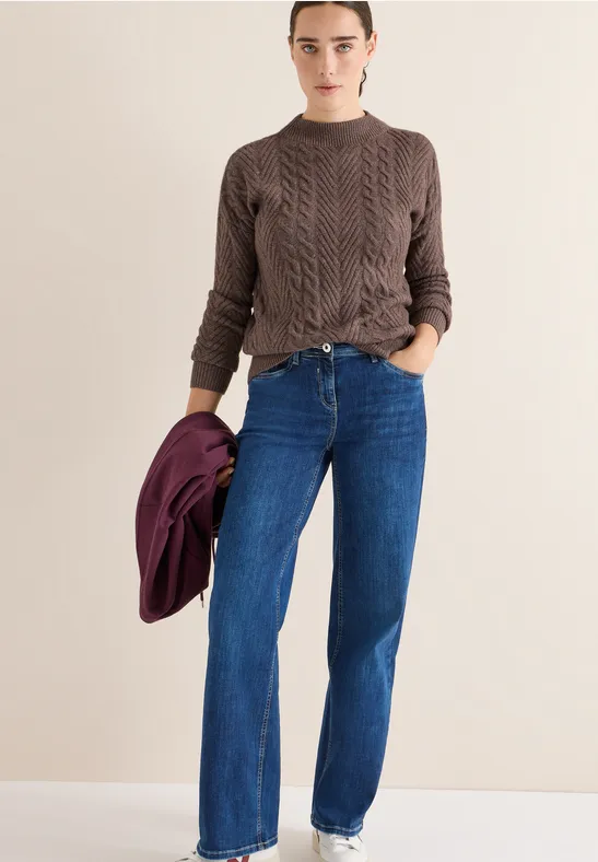 Strickpullover mit Zopfmuster und Rollkragen