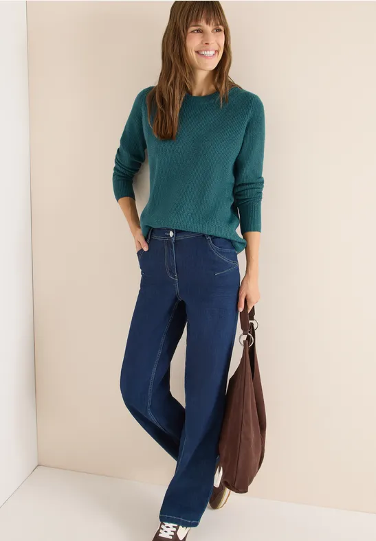Gerippter Strickpullover mit Rundhalsausschnitt