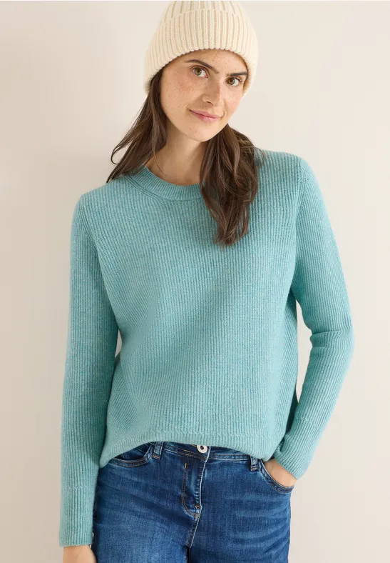 Gerippter Strickpullover mit Rundhalsausschnitt