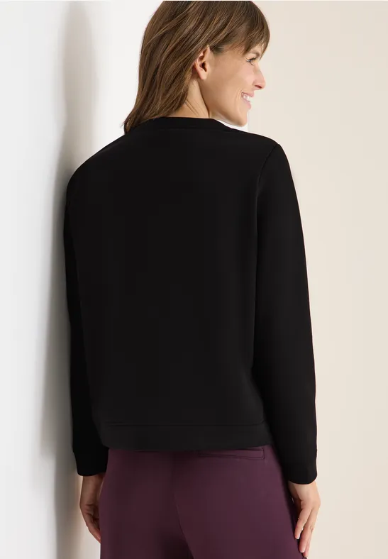 Lässiges schwarzes Sweatshirt mit Stickerei