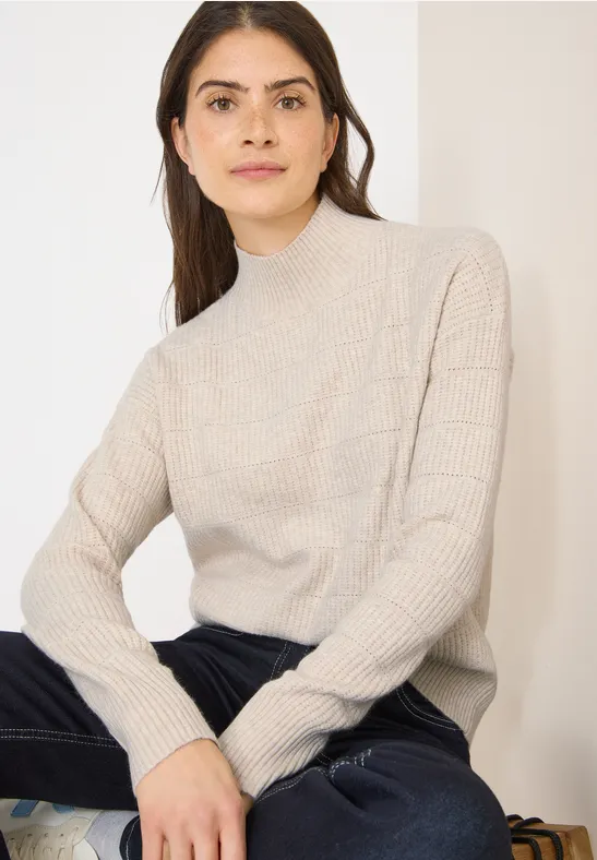 Strukturierter Strickpullover mit Stehkragen