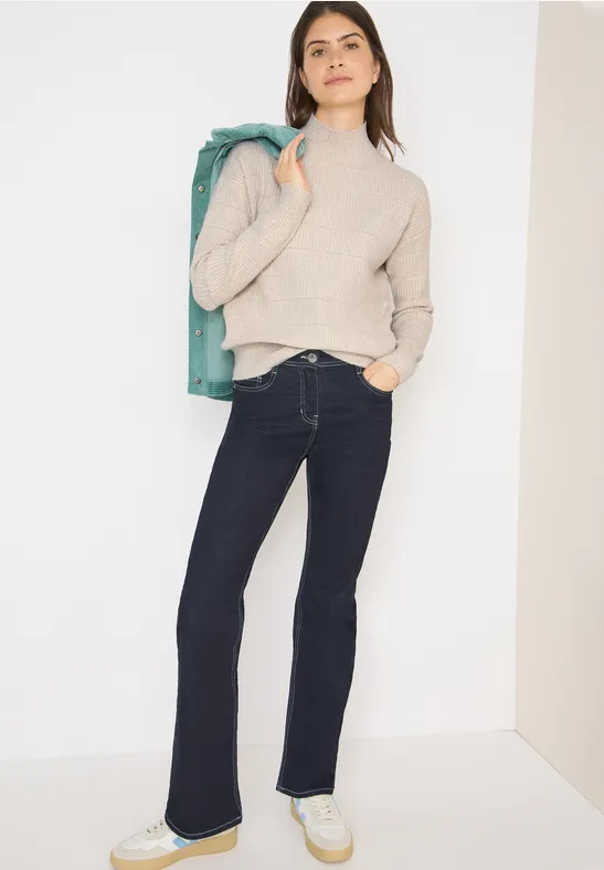 Strukturierter Strickpullover mit Stehkragen