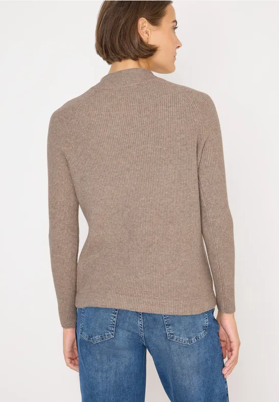 Gerippter Strickpullover mit Rollkragen und Reißverschluss