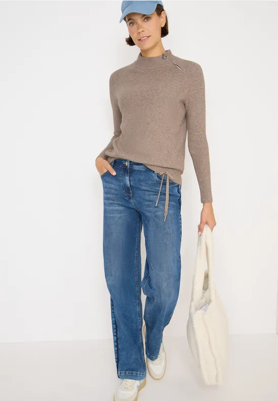 Gerippter Strickpullover mit Rollkragen und Reißverschluss