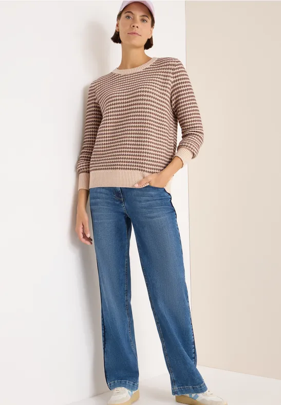 Gemusterter zweifarbiger Strickpullover