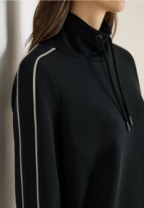 Sportliches Sweatshirt mit Trichterkragen und Streifen