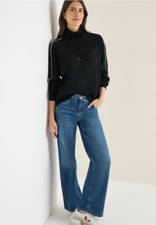 Sportliches Sweatshirt mit Trichterkragen und Streifen