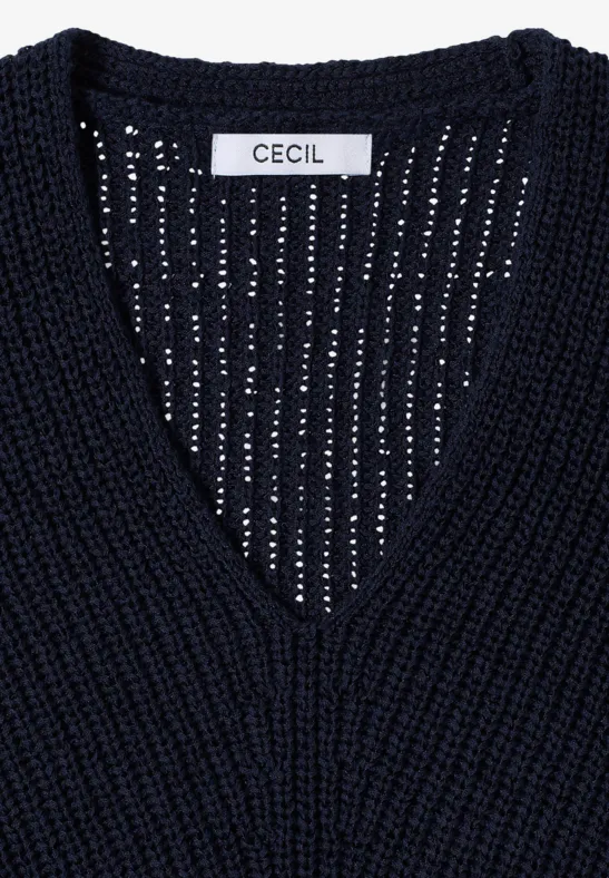Klassischer Feinstrickpullover mit U-Boot-Ausschnitt