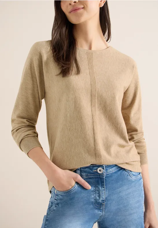 Lässiger, feiner Strickpullover mit langen Ärmeln