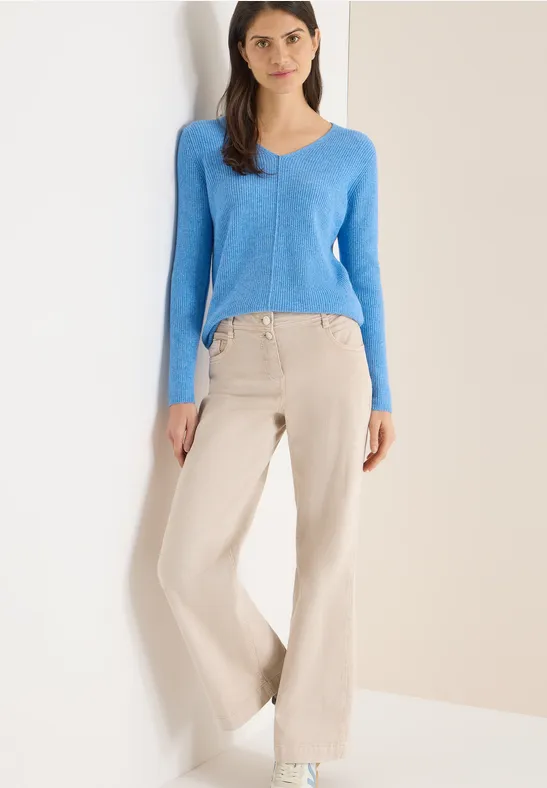 Lässiger Strickpullover mit V-Ausschnitt