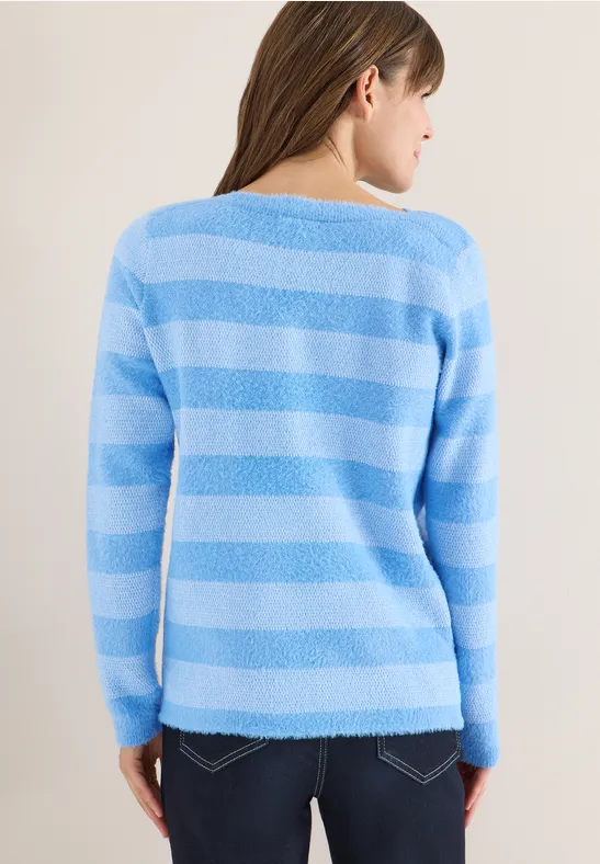 Gestreifter, flauschiger Strickpullover
