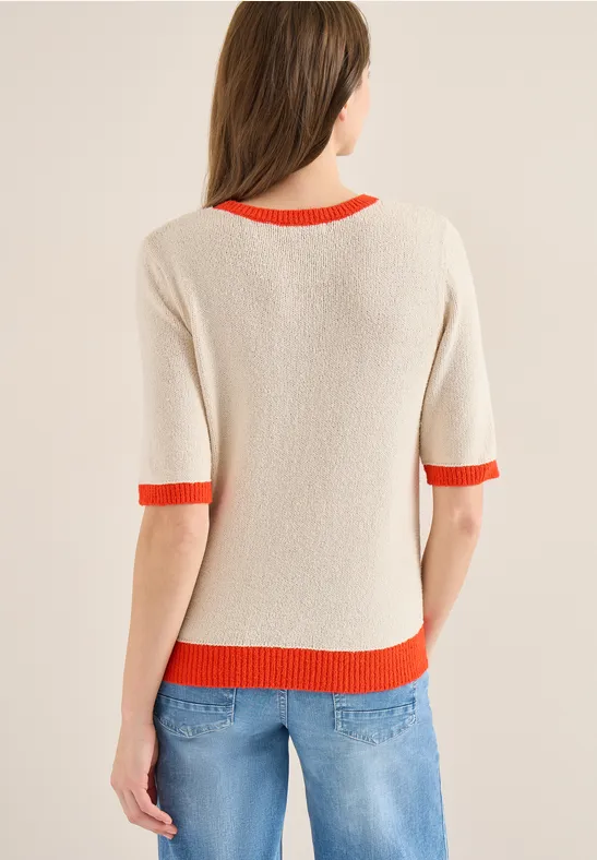 Bouclé Stricktop mit Kontrastbesatz
