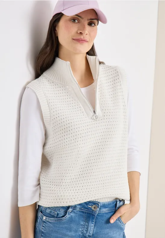 Gehäkelte Strickweste mit Reißverschlusskragen