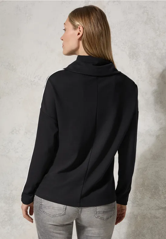 Schwarzes Langarmshirt mit Wasserfallausschnitt