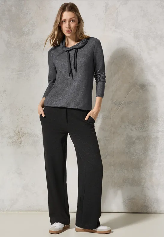 Elegantes Langarmshirt mit Wasserfallkragen