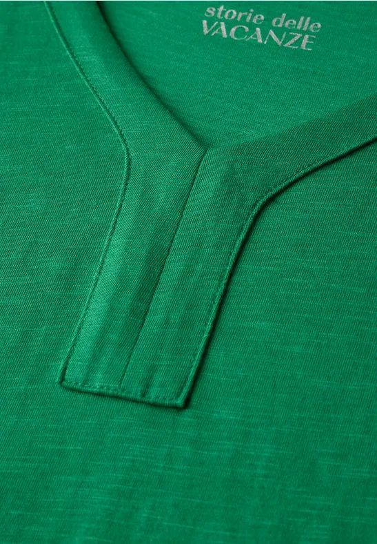 Grünes T-Shirt im Tunika-Stil mit V-Ausschnitt