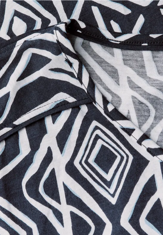 T-Shirt mit geometrischem Muster und V-Ausschnitt