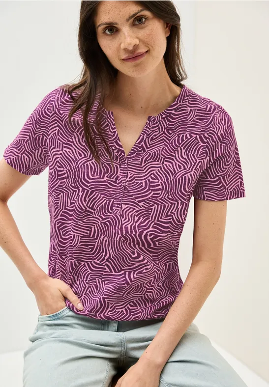 Bedrucktes T-Shirt im Tunika-Stil