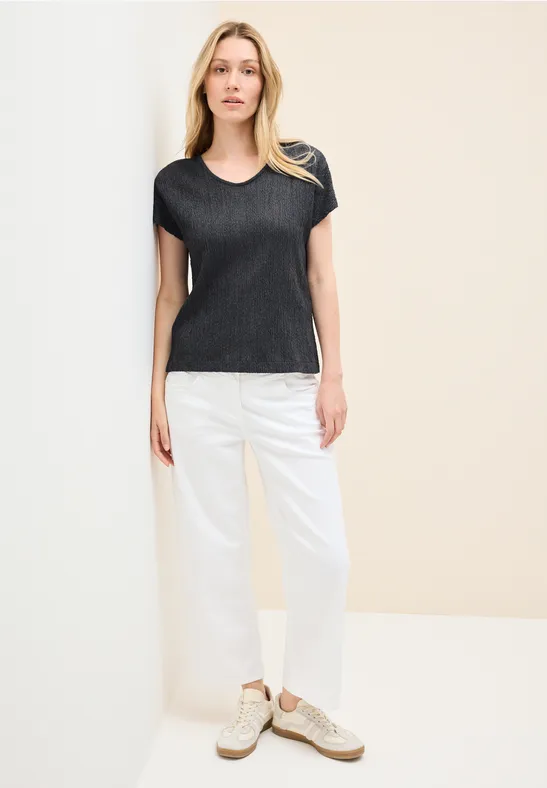 T-Shirt mit Smok-Textur und V-Ausschnitt