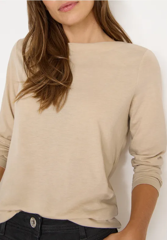 Klassisches Langarmshirt mit U-Boot-Ausschnitt