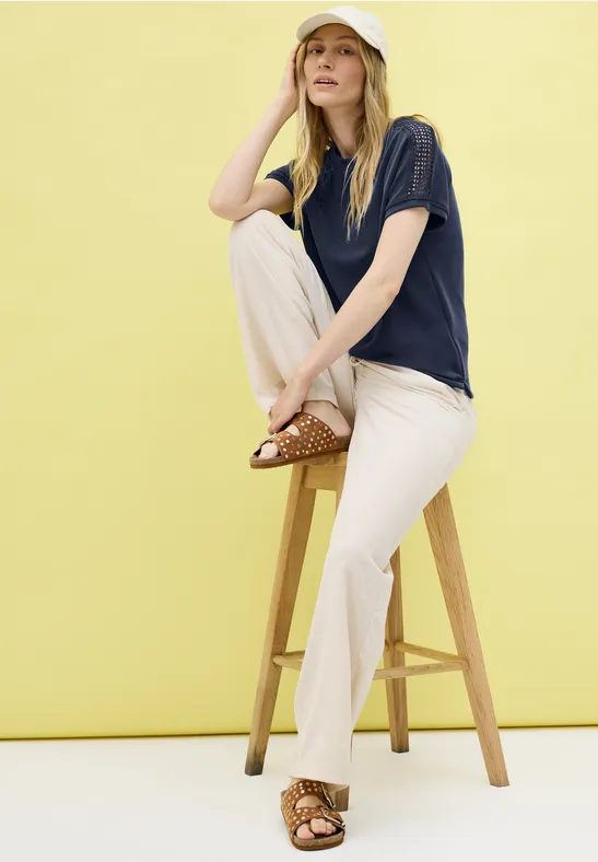 Elegantes Kurzarm-T-Shirt mit Mesh-Details