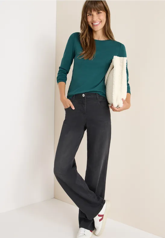 Einfarbiges Langarmshirt mit U-Boot-Ausschnitt