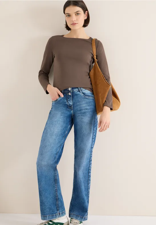 Minimalistisches Langarmshirt mit U-Boot-Ausschnitt