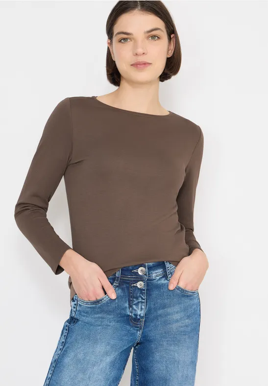 Minimalistisches Langarmshirt mit U-Boot-Ausschnitt
