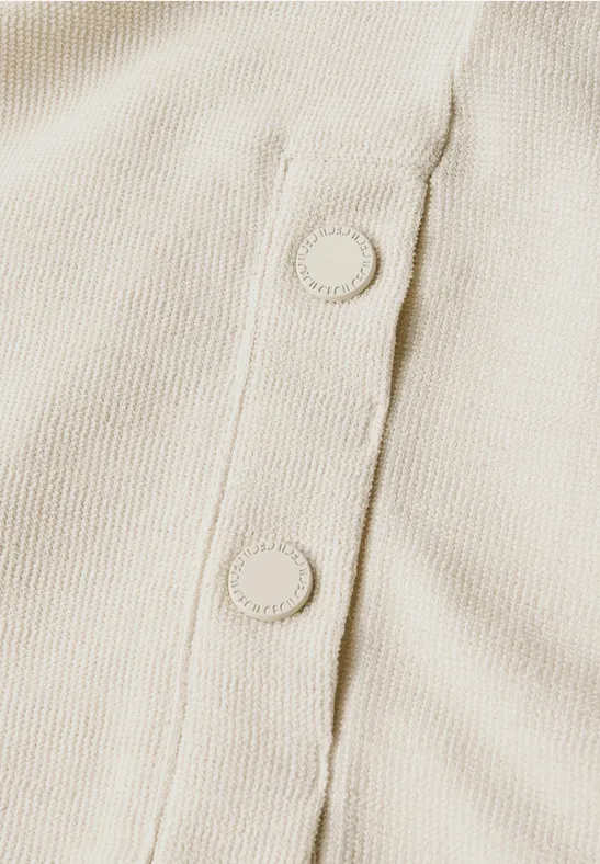 Strukturierter Strickpullover mit Knopfdetail