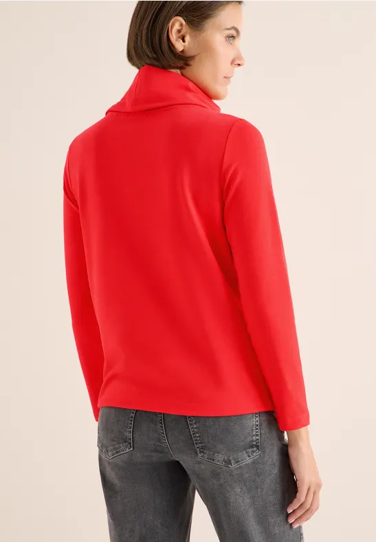 Rotes Langarmshirt mit Wasserfallkragen