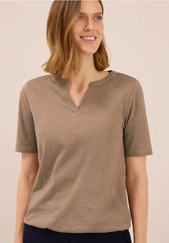 Lässiges Baumwoll-T-Shirt mit Schlitzkragen