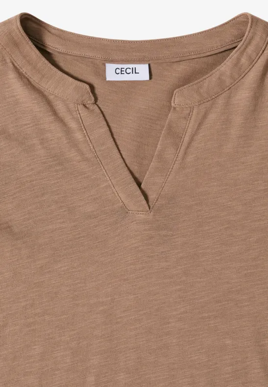 Lässiges Baumwoll-T-Shirt mit Schlitzkragen