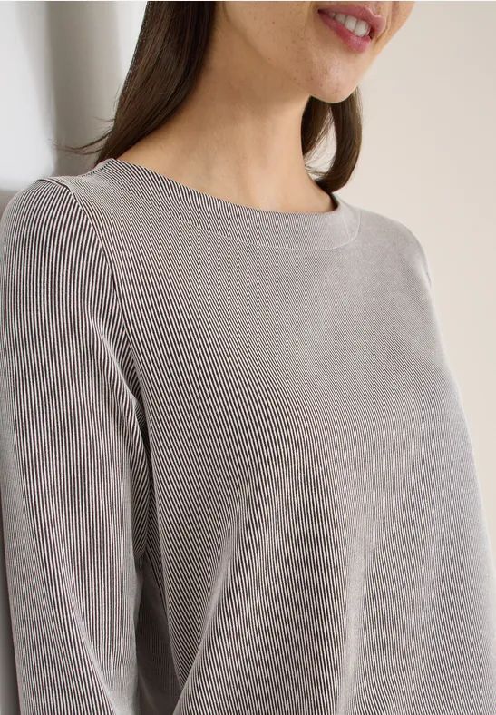 Gestreiftes Langarmshirt mit U-Boot-Ausschnitt