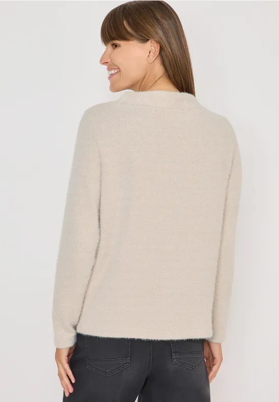 Kuscheliger Kapuzenpullover mit Trichterkragen