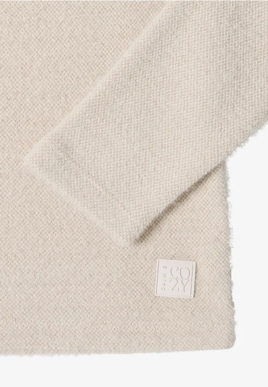 Kuscheliger Kapuzenpullover mit Trichterkragen
